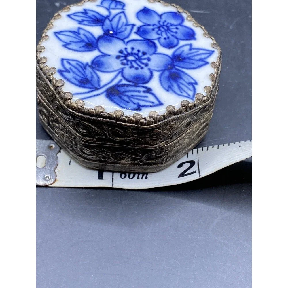 Trinket Box Blue /White Porcelain Silver Metal Shard Chinese Vintage